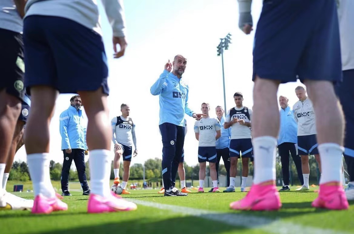 曼城2:2战平水晶宫,曼城vs曼联2-1精彩剪辑