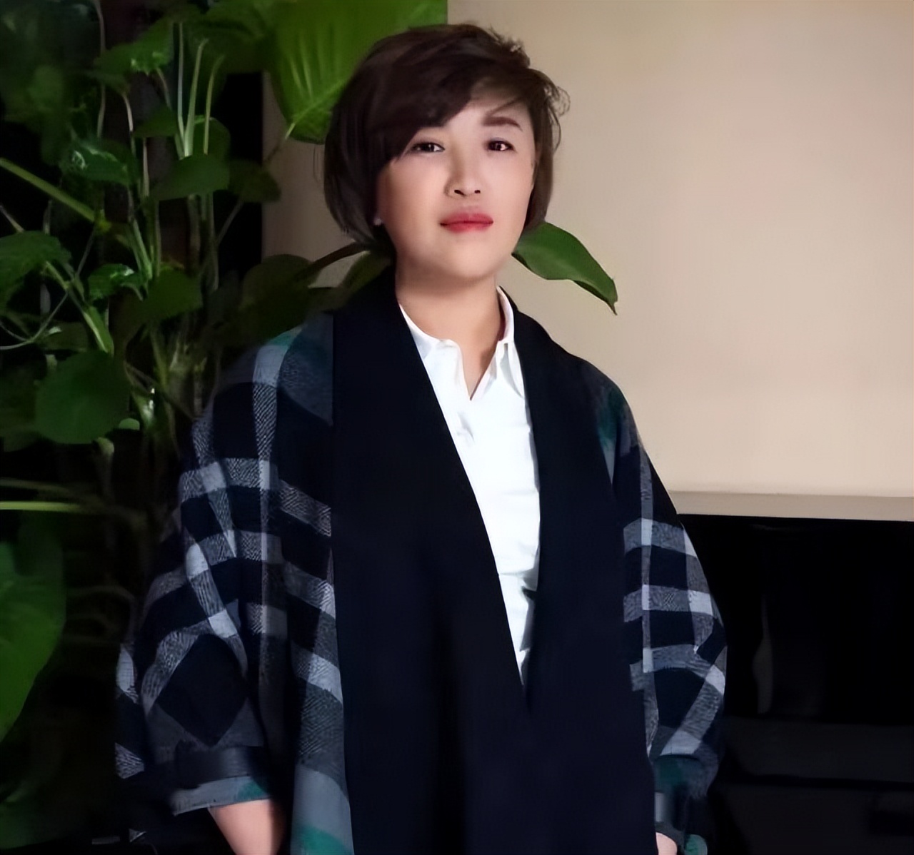 女子诈骗60岁企业家2000万,女企业家被诈骗1000多万