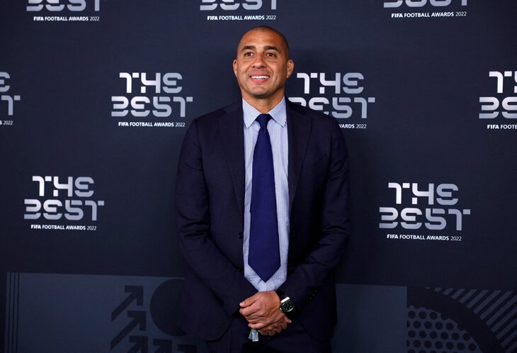 摩根世界杯梅西,梅西黑袍领奖视频