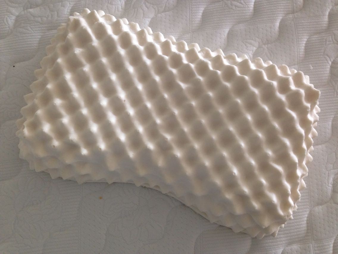 乳胶枕头好不好,乳胶枕头好高不舒服