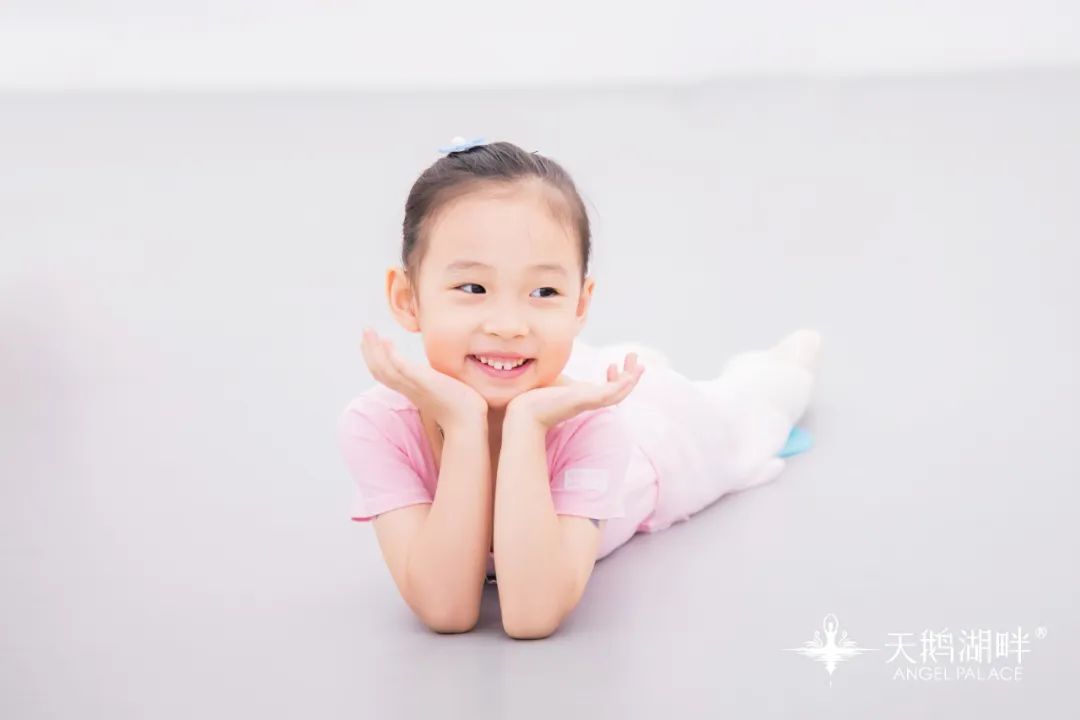 英皇芭蕾线上教学,学英皇芭蕾的走向