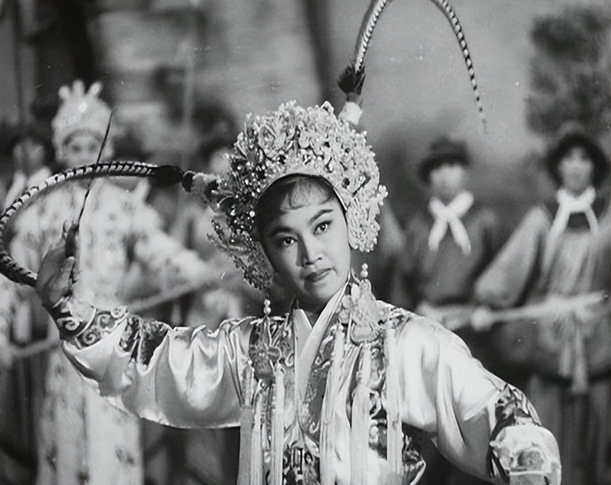 你回来吧李香琴谭炳文年轻时候,游龙戏凤谭炳文李香琴电视剧片段