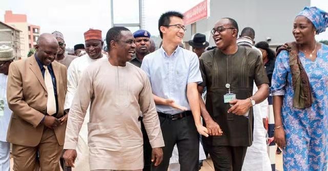 两年前河南小伙意外当非洲酋长，封地百亩老婆随便娶，如今已回国