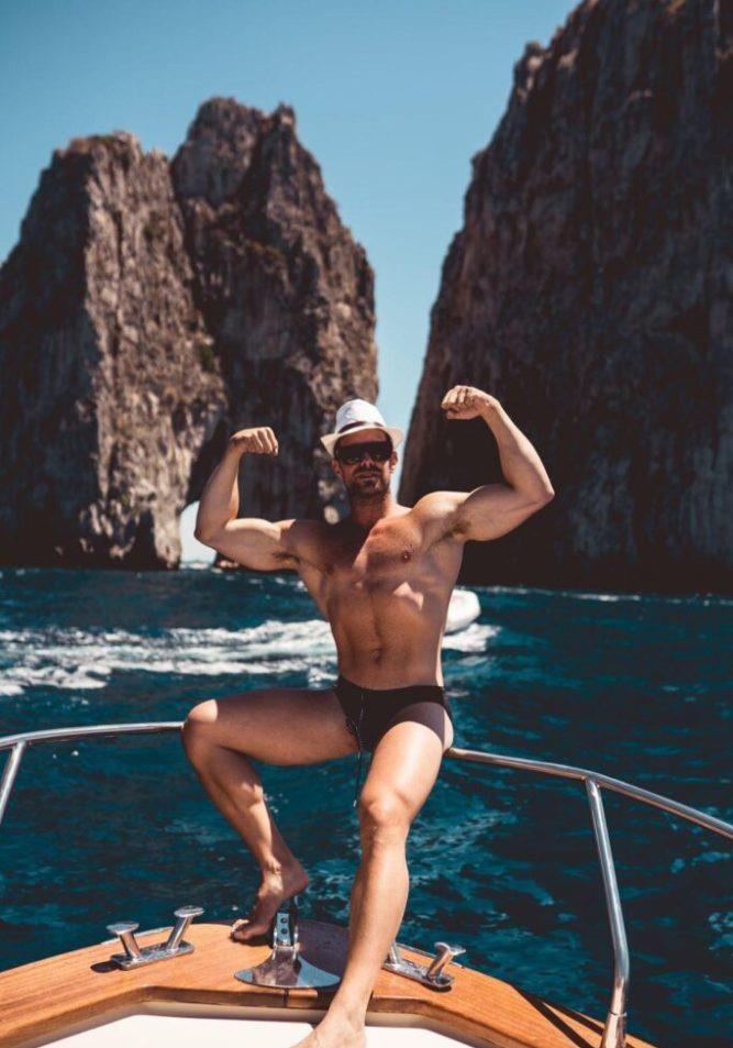 美国单身辣妈网恋假帅哥被威胁p果照！逃脱后遇照片真人甜蜜热恋