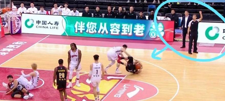 深圳老师法庭怒怼交警精彩视频,深圳老师怒怼交警庭审视频