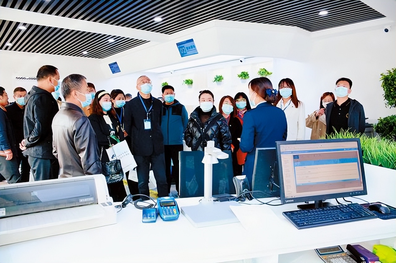 税务局严格落实政策优化纳税服务,税务局精细服务降低涉税风险措施