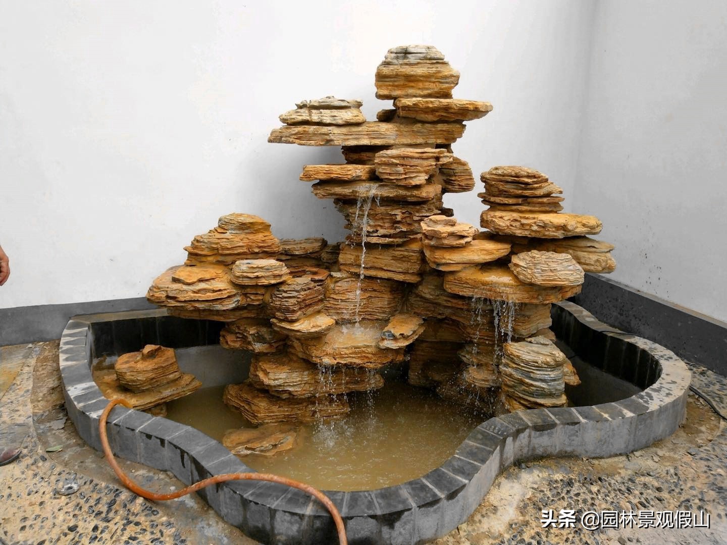 在院子里做个假山,自己想制作室内假山