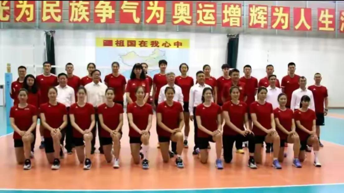 中国女排提前锁定胜局,中国女排力争卫冕