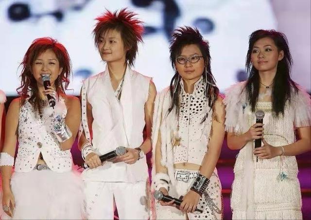 05超女李宇春的点评,05超女李宇春夺冠背后