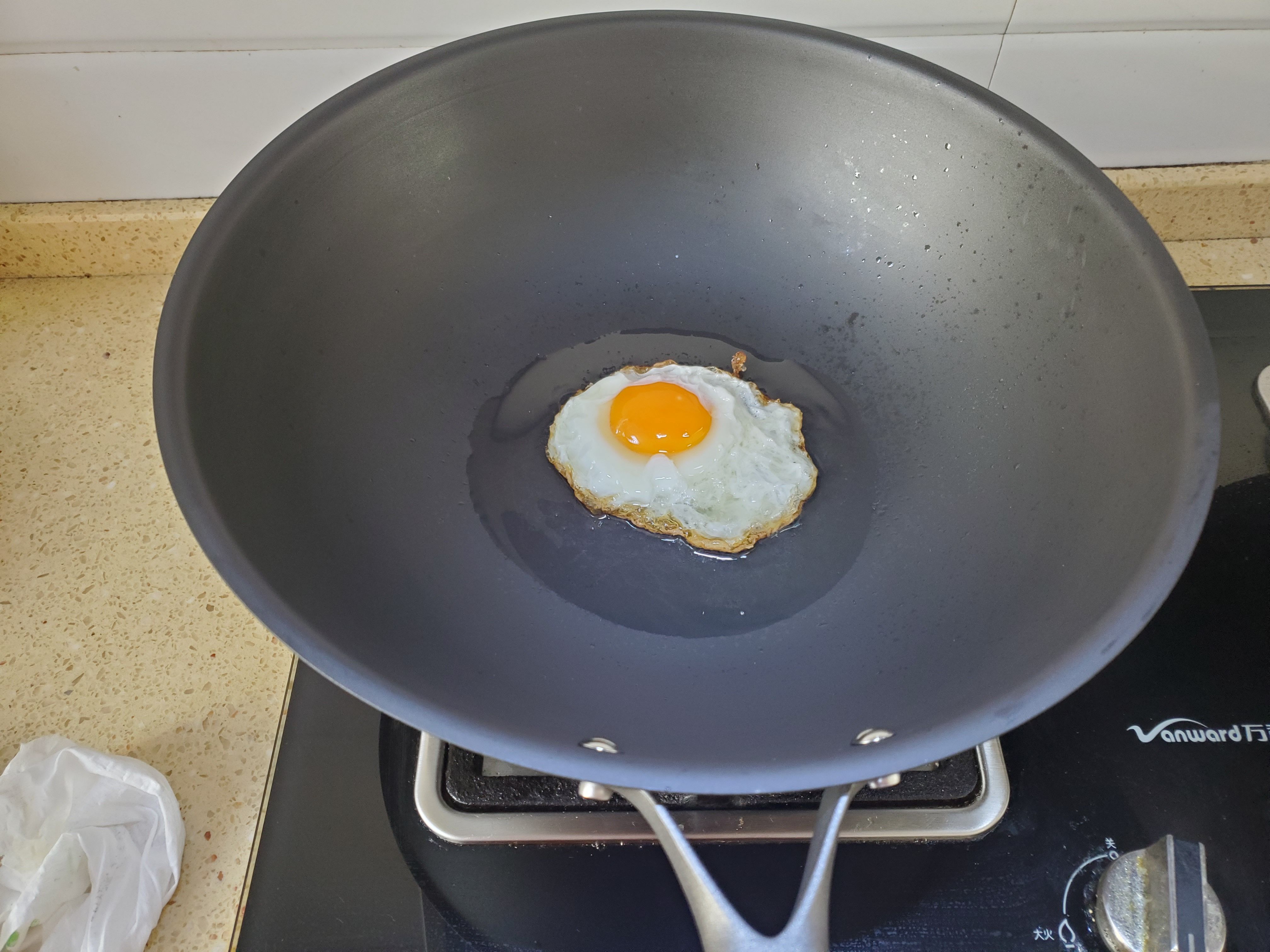 把“轻”和“防锈”做到了极致-三禾窒氮轻铁锅体验