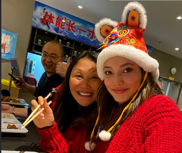 谷爱凌的爸爸妈妈家世背景,谷爱凌背后故事文字