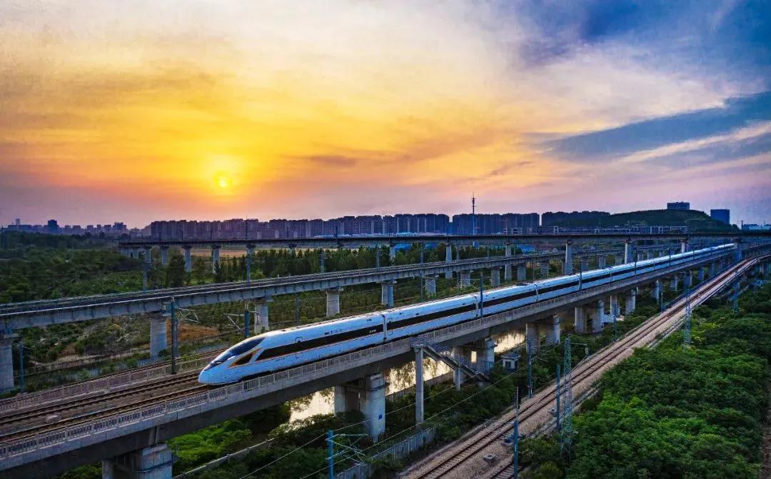 高铁和火车票区别,高铁和火车视频