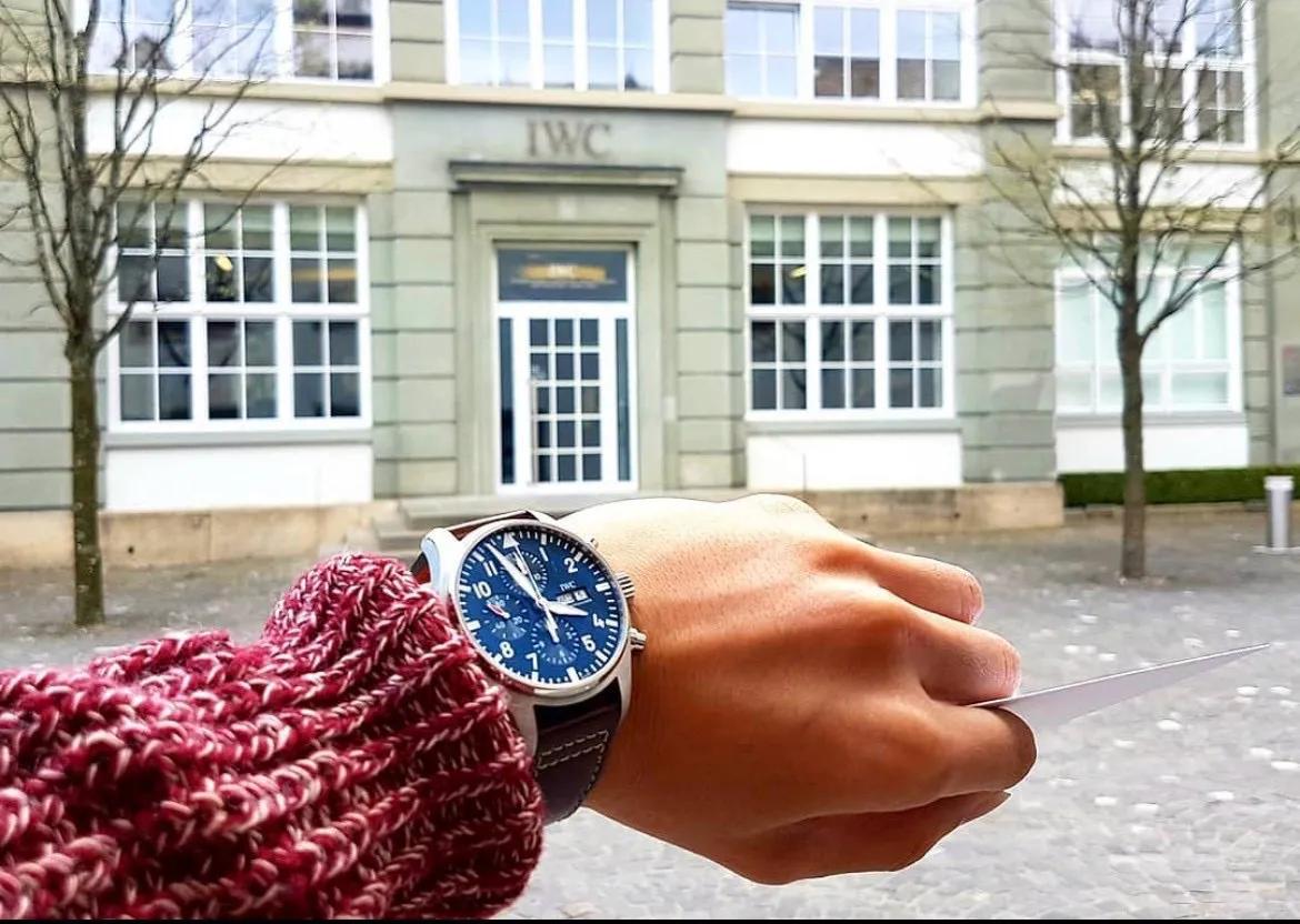 万国小王子选择黑色还是蓝色,小王子的经典童话