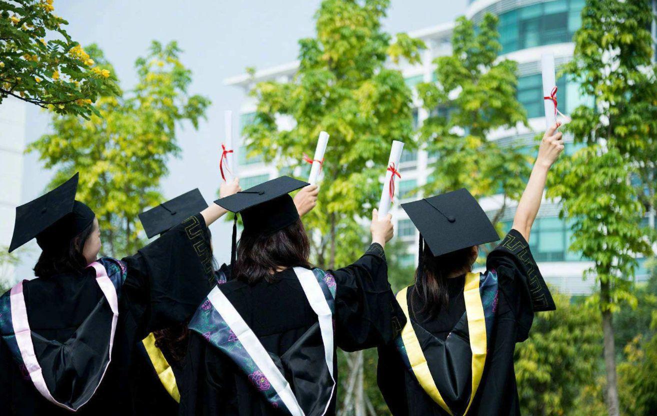 高学历干家政浪费吗,30岁做家政钟点工