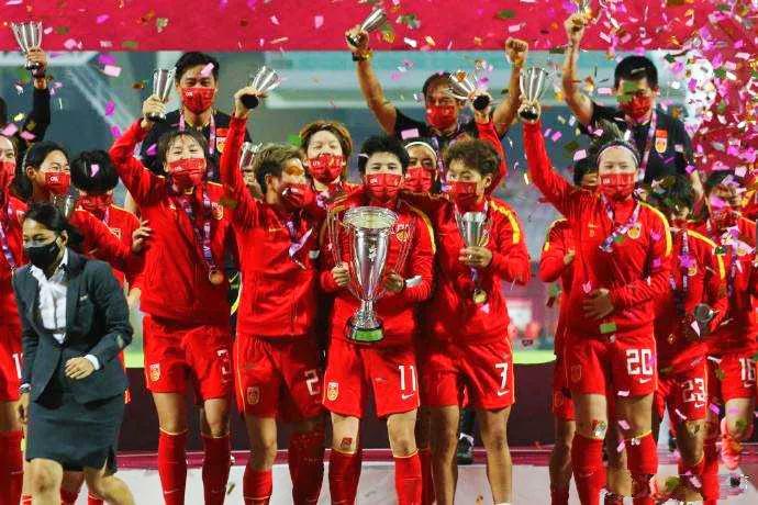 女足夺冠迎瑞雪,中国女足亚洲杯夺冠凯旋回国视频