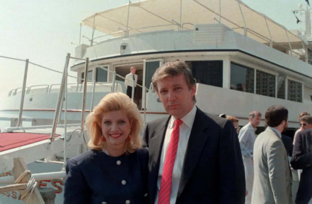 特朗普前妻突然暴毙身亡，她一生离婚4次，为拿绿卡“假”结婚