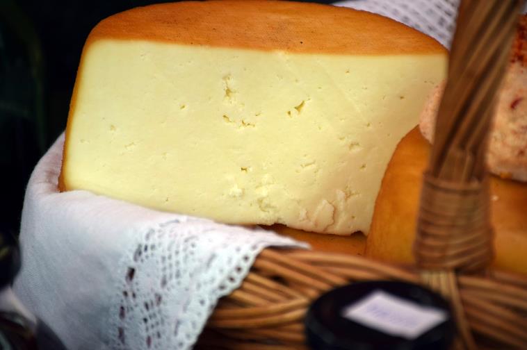 奶酪是如何制作的视频,瑞士奶酪制作过程