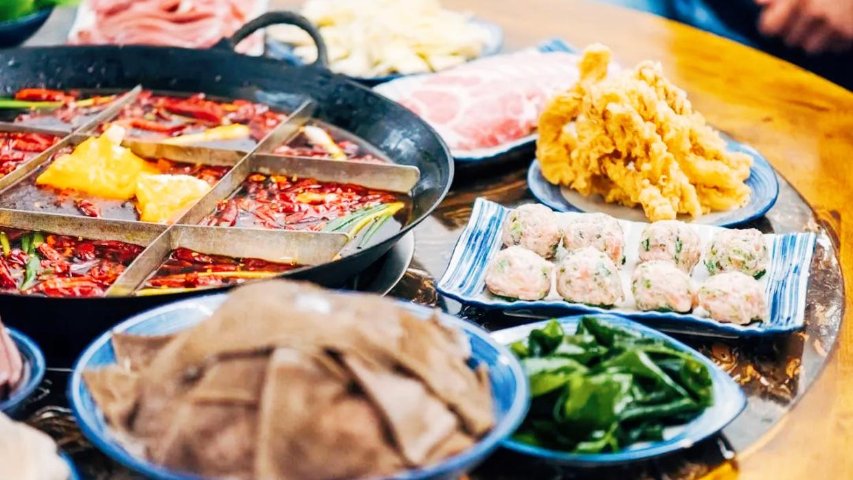 吃重庆火锅沸腾视频,好吃的火锅推荐重庆特辣