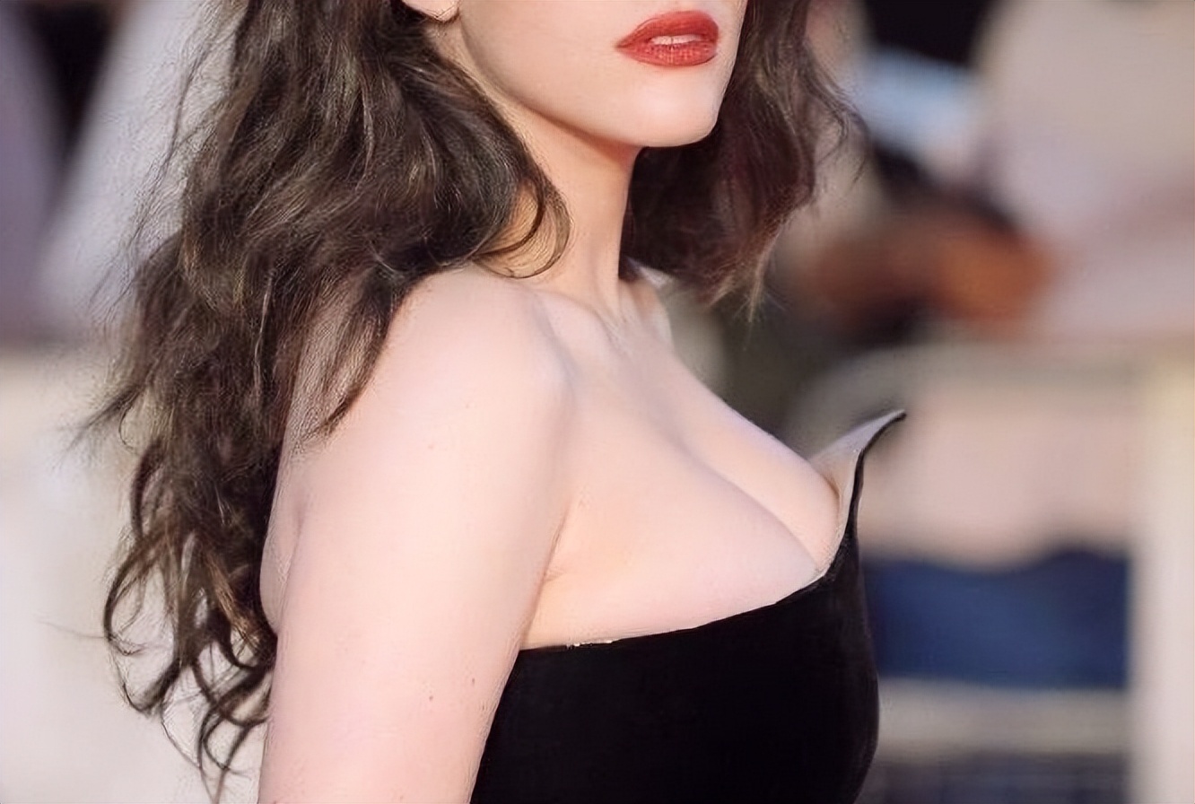 乳晕长了小疙瘩,正常吗?难不成是乳腺癌