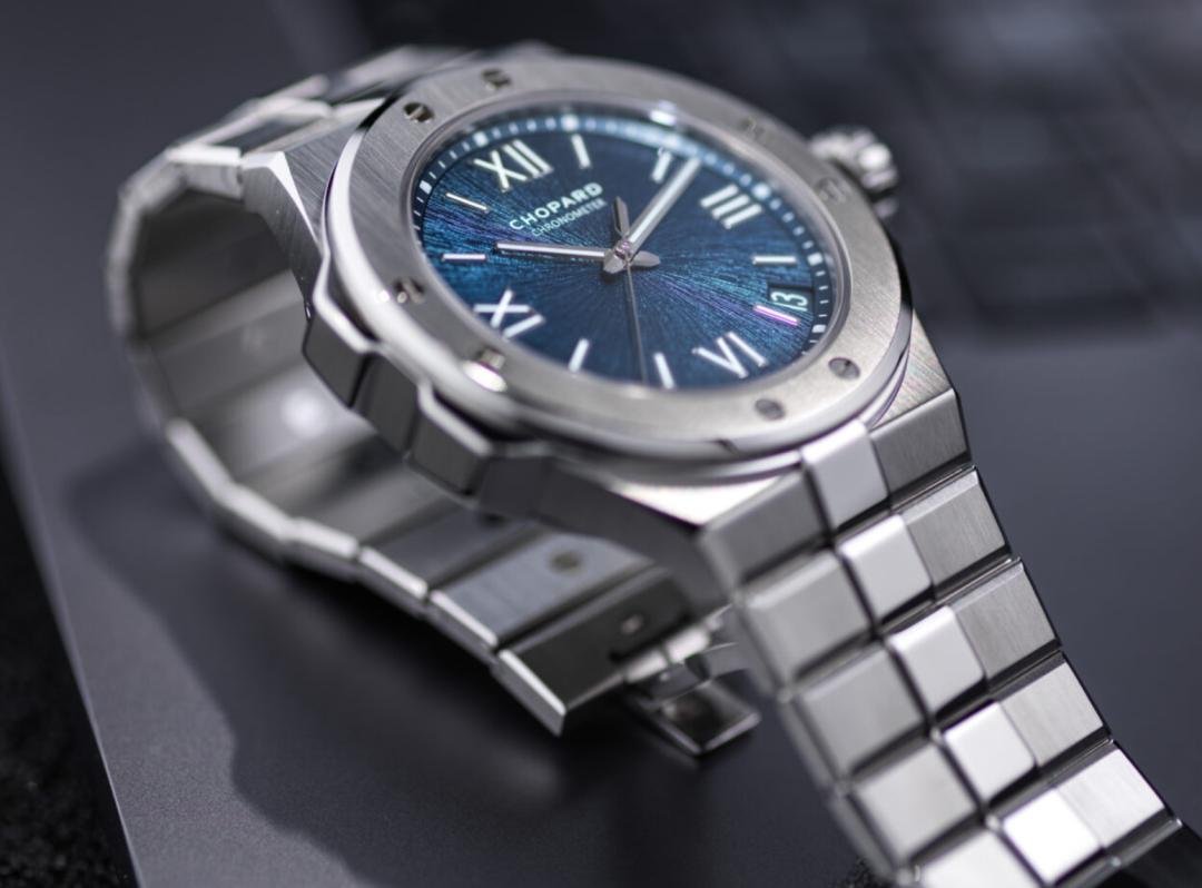 名表专柜一般都不给试戴,名表专卖店都买不到表