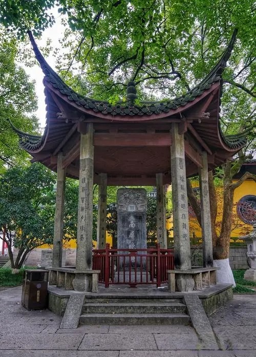 杭州西湖的主要景点有哪些,杭州西湖都有哪些景点