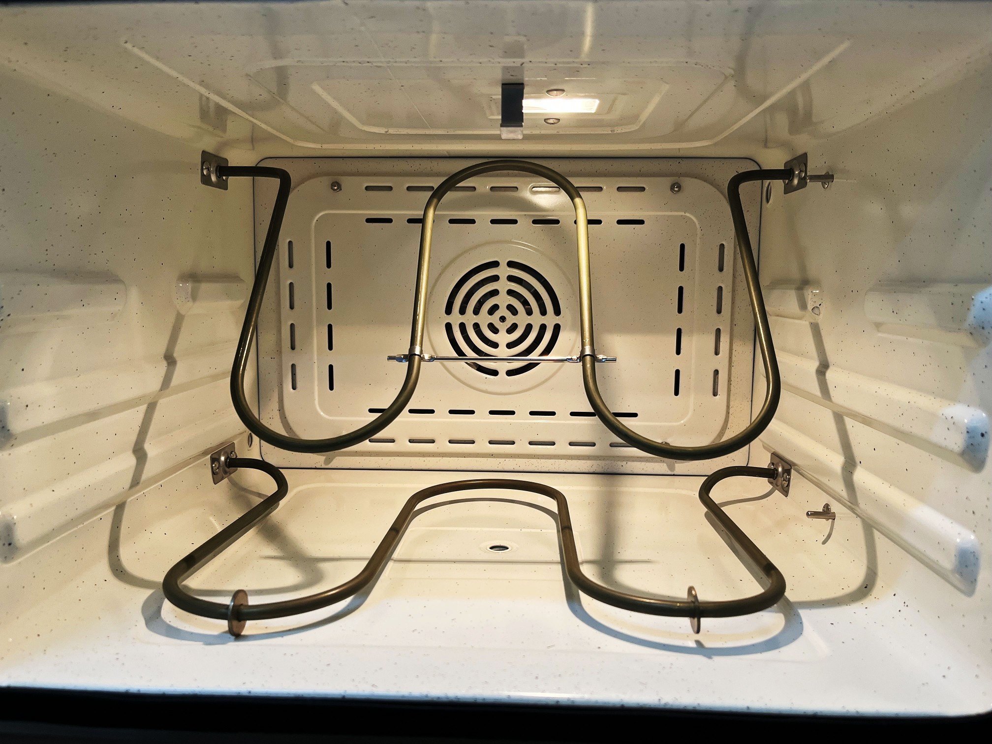 家庭小厨房用什么锅好,买一个厨房用的锅子