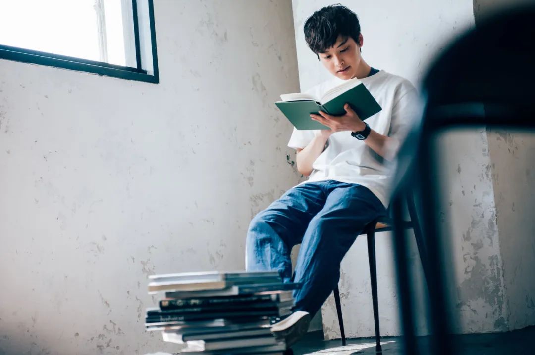 董宇辉为什么通过读书提高认知,为什么说董宇辉读一年书有用