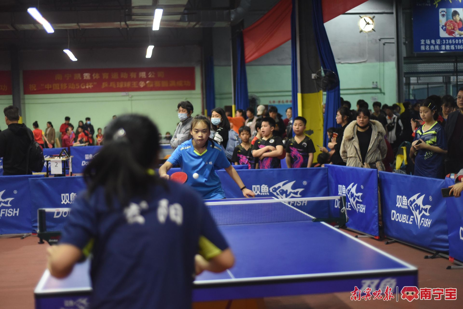 杭州700余名乒乓小将争夺冠军宝座,广西南宁业余乒乓球比赛视频