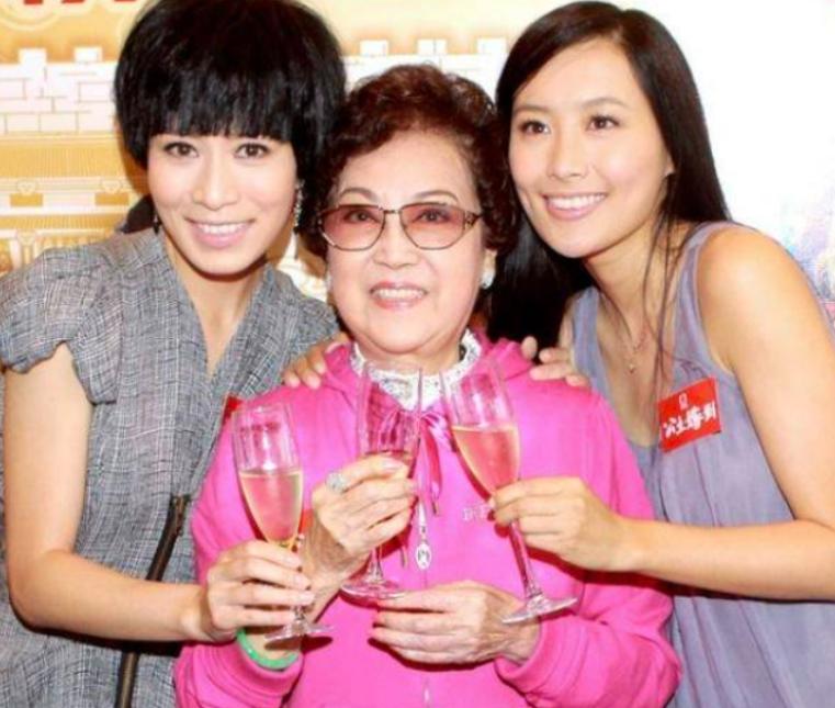 意外死亡的十大名人,一个月去世的14位名人