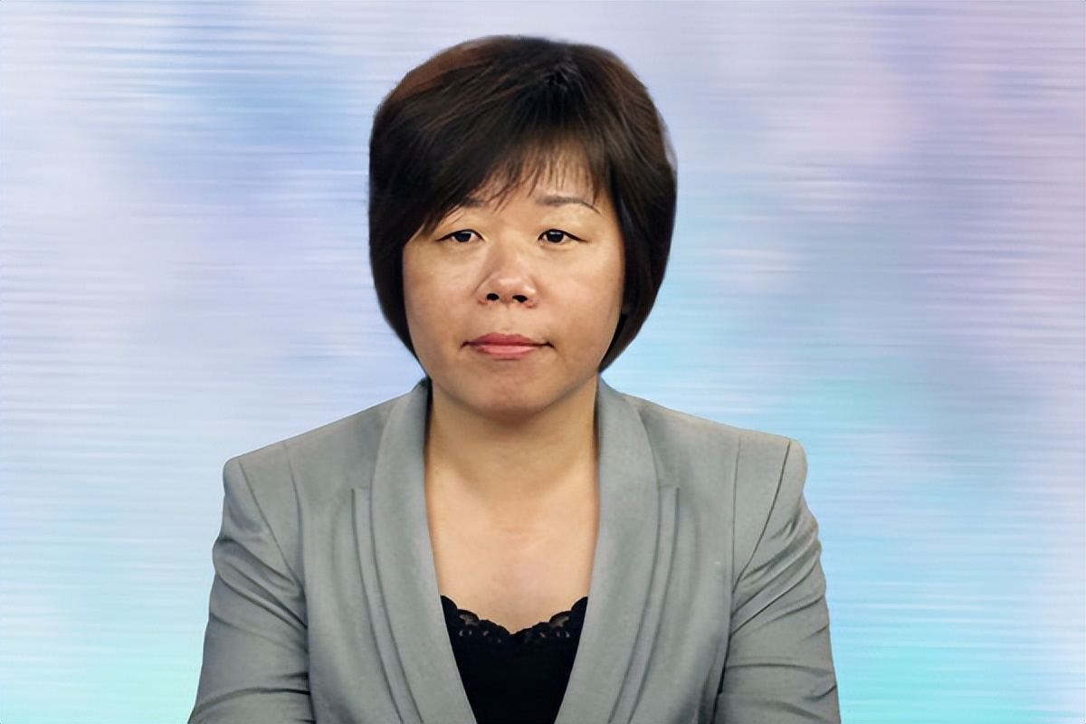 逆袭人生王来春：从富士康打工妹，到掌管4000亿帝国，身家560亿