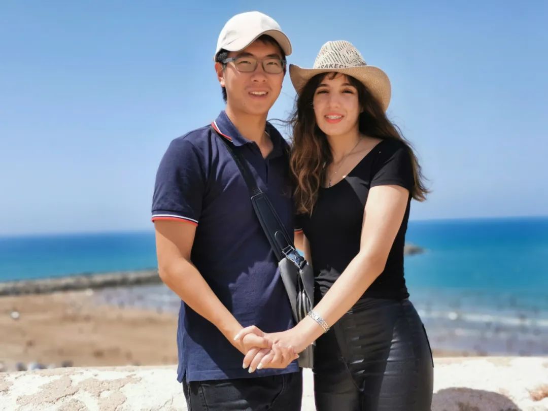 我在摩洛哥创业，娶当地研究生姑娘做老婆，收入是国内几十倍