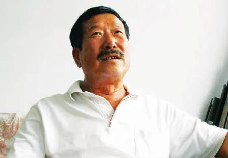 爸爸有个铁哥们，在北京，很有钱