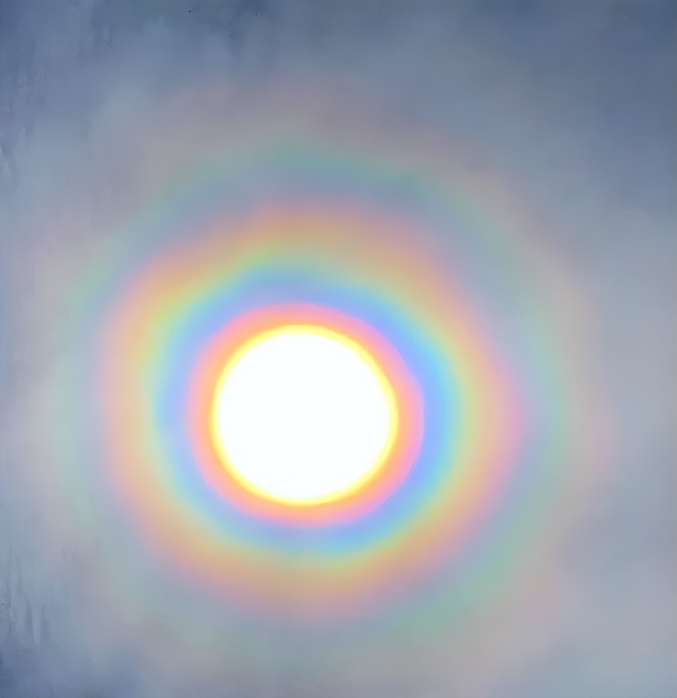 地震时会出现地震云是真的还是假,雅安地震后现七彩云