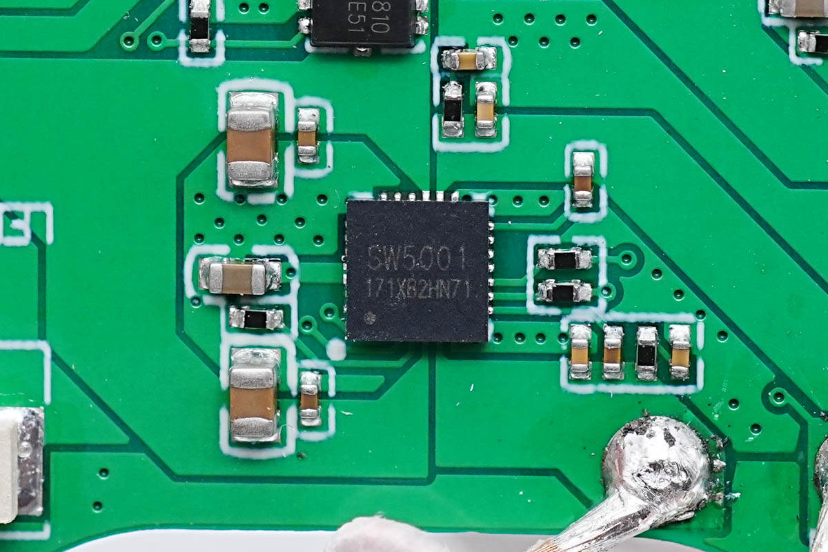 磁吸无线充电宝拆机测评,苹果原装磁吸充电器拆解