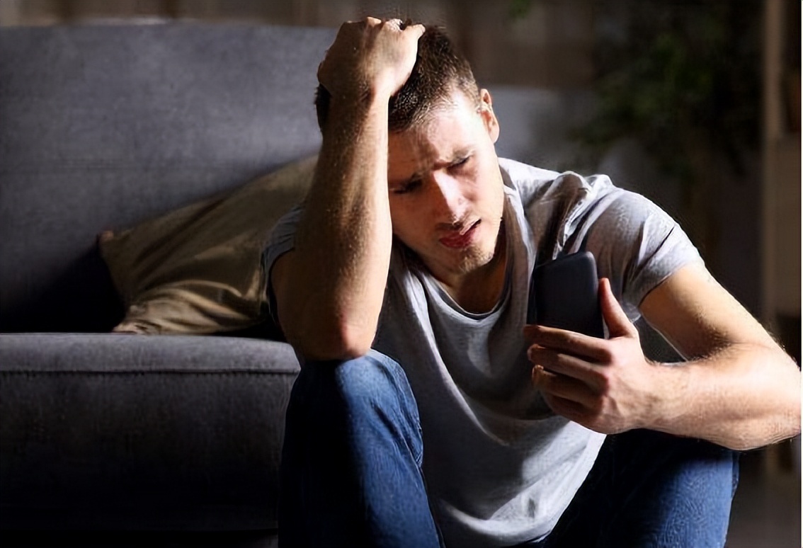 女性老是感觉心慌怎么回事,女子心悸一直联系不上