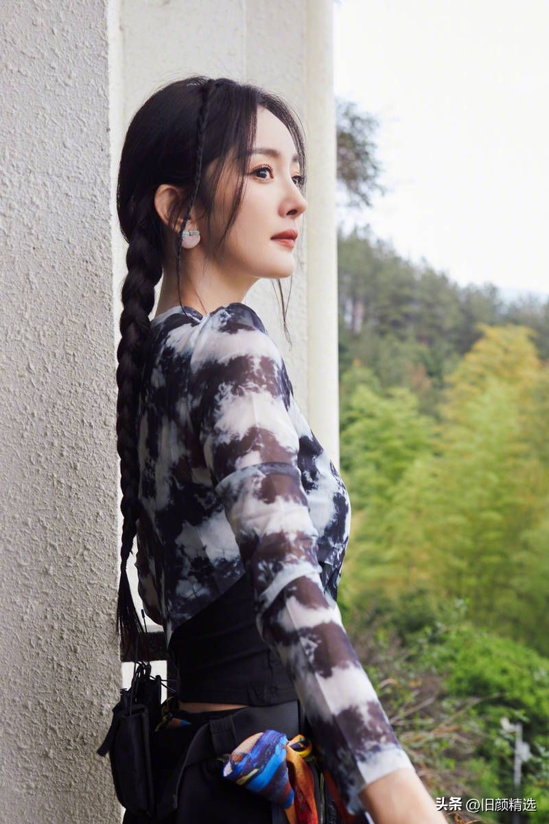 杨幂短发编扎同款,杨幂短发扎小辫子图