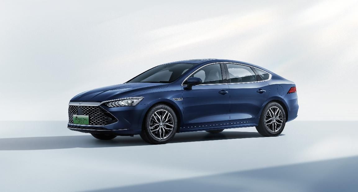 秦plusdmi冠军版9.98万现车,秦plusdm-i55km和120km怎么选