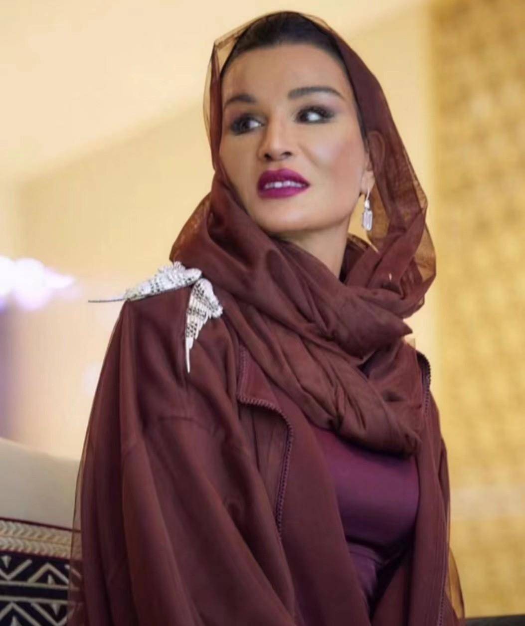 卡塔尔王太后气场,卡塔尔王太后英国女王