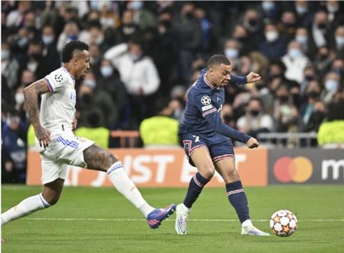 欧冠皇马5-2逆转利物浦本泽马双响,皇马淘汰巴黎本泽马犯规了么