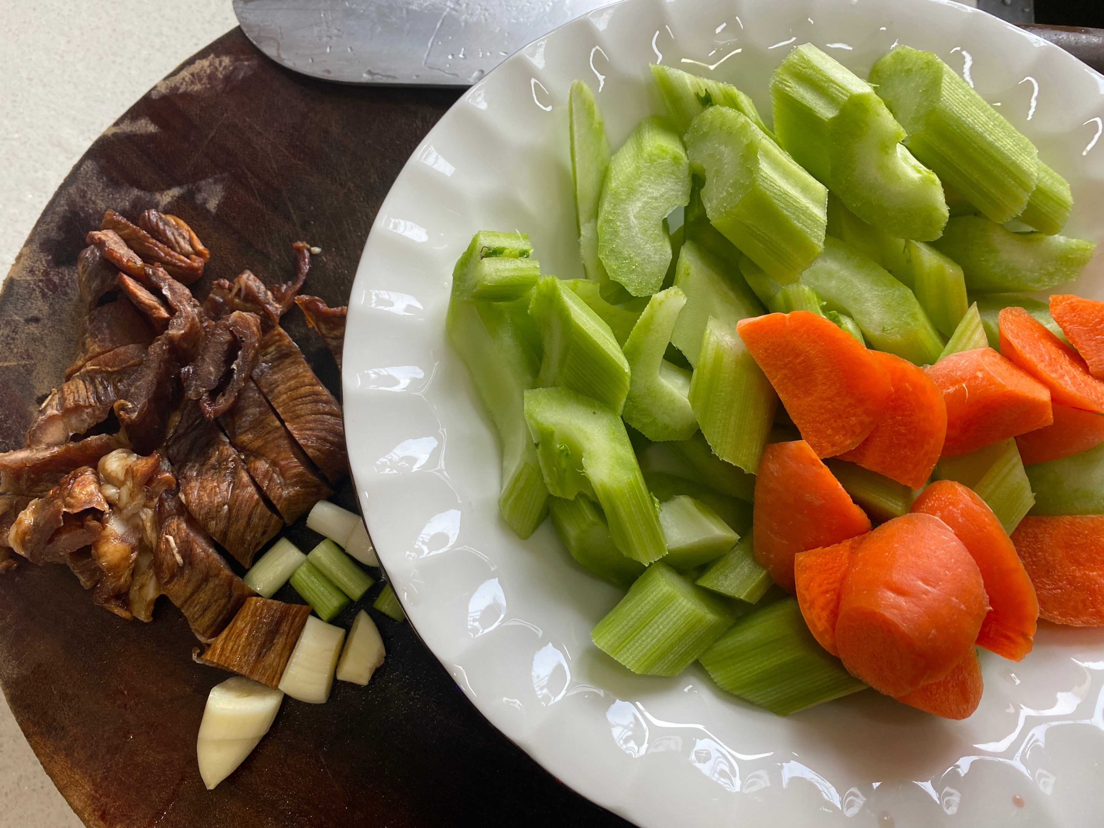 减肥饮食必备的6种高纤维蔬菜,要想减肥就不要吃这几种蔬菜