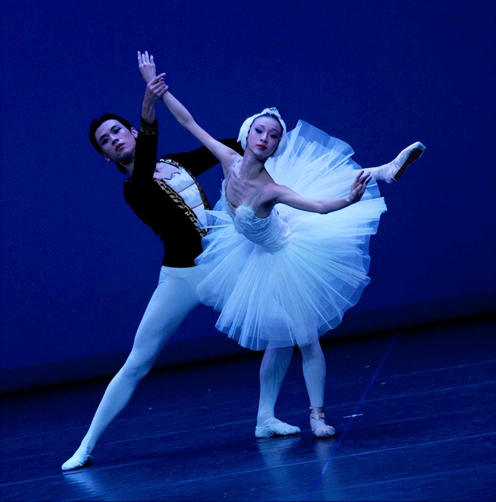 看了8集《薄冰》被“闪现”浅井光夫惊艳，出道12年的他是该火了