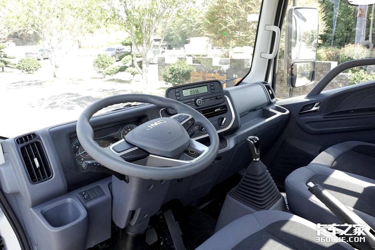 江铃凯运外观,江铃新凯运宽体内饰多宽