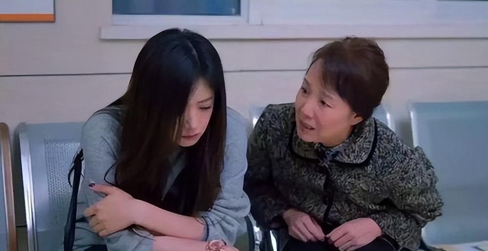 儿媳眨眼逼我说退休金只有3000，亲家跟我不一样