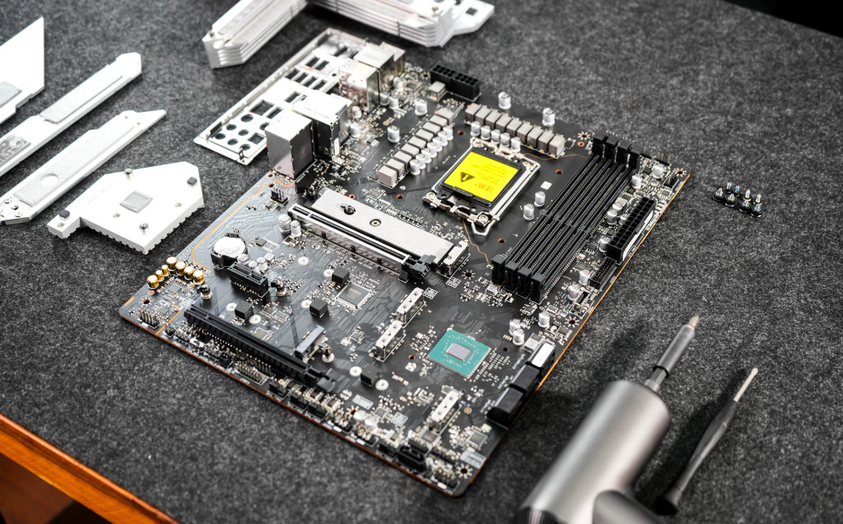 英特尔13代i713700kf怎么样,13代酷睿i7-13700h怎么样