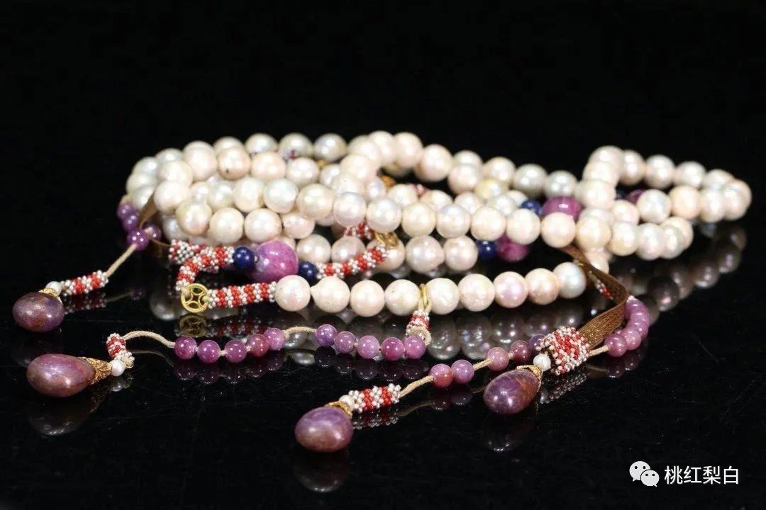 都炫耀起鸽子蛋了，她还是嫁了个假豪门？