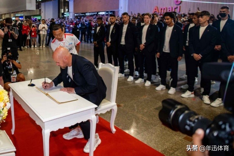 曼联列队迎接冠军,曼联去泰国踢友谊赛