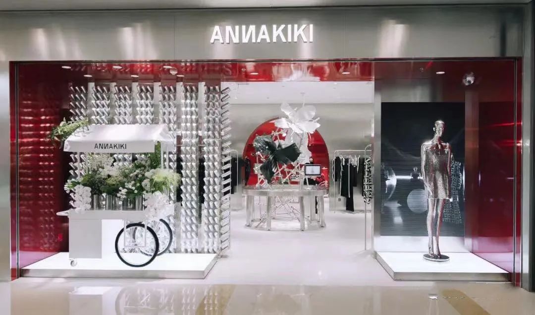 无锡两个爱花的小姐姐，开了家“宝藏”花店，对接奢侈品牌，业绩步步攀升