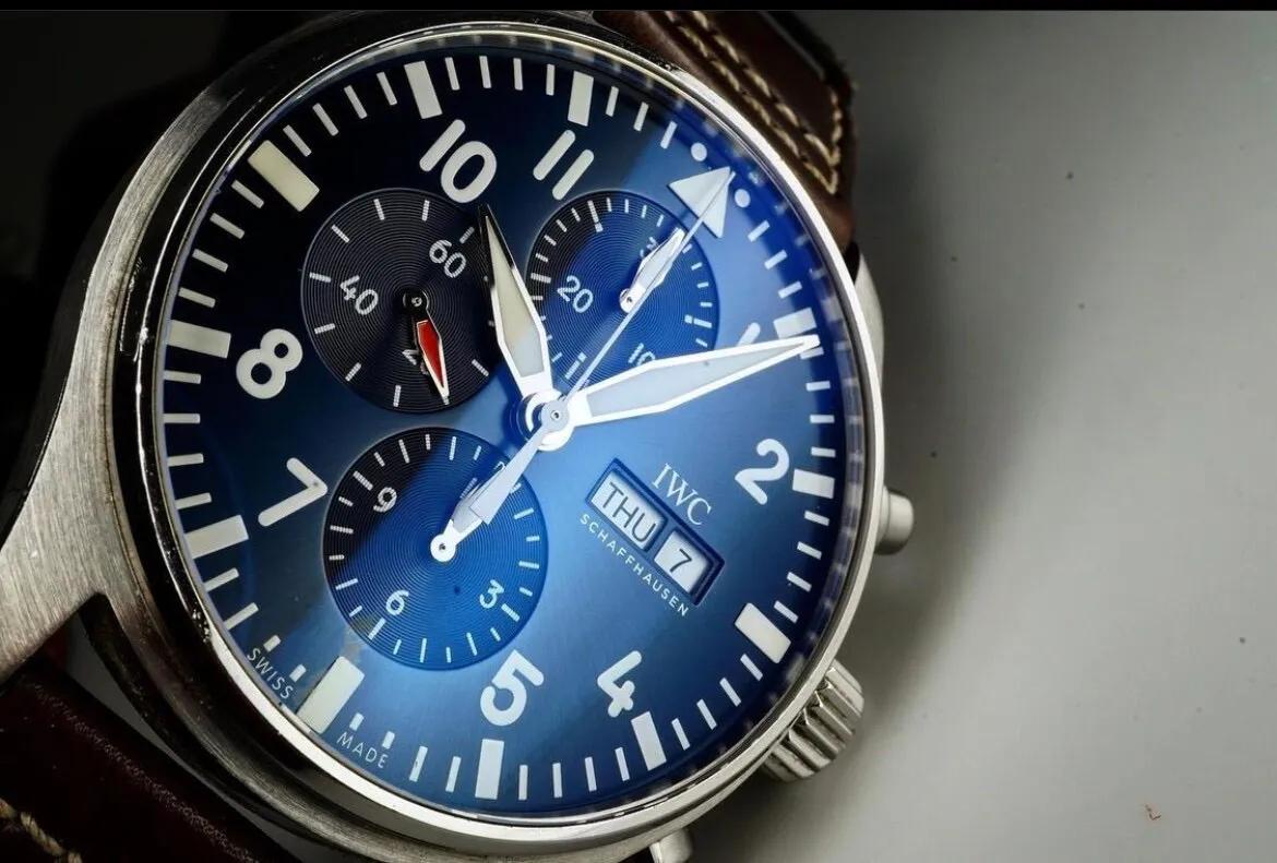 万国小王子选择黑色还是蓝色,小王子的经典童话