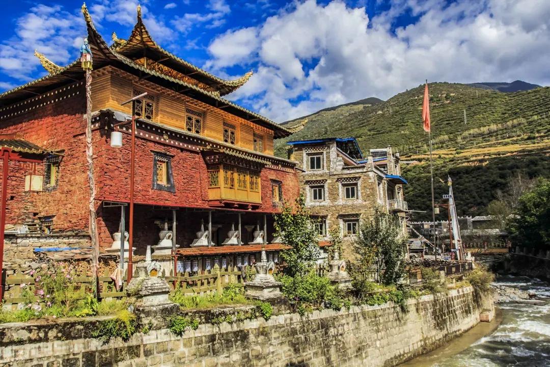 10月川西旅游线路推荐,川西7月旅游线路推荐