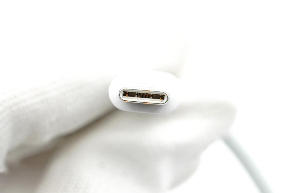 iqoo10pro200w快充小白测评,iqoo10pro测评200w快充究竟有多快